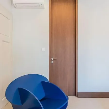 Centre Design Apartment