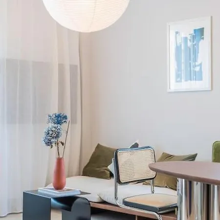 Centre Design Apartment *
