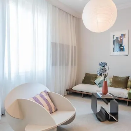 Centre Design Apartment