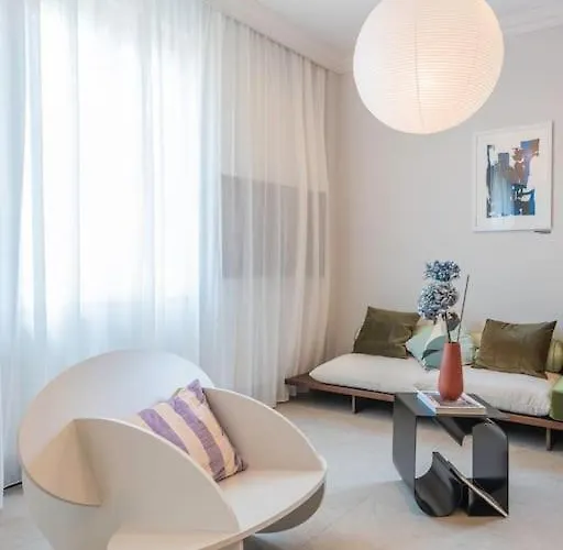 Centre Design Apartment